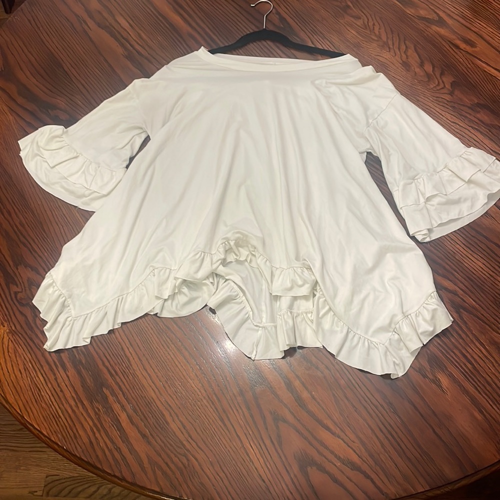 Cream flowy top Size L